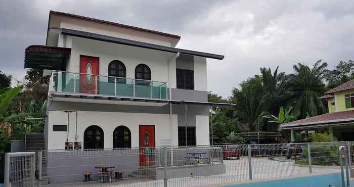 Lainnya Mri Homestay Sg Buloh - 3 Br House on First Floor With Centralised Pool