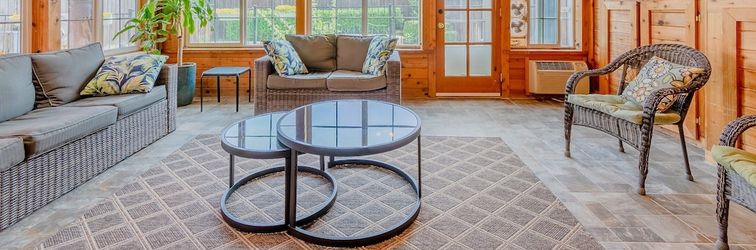 Others Family Friendly Spacious Home with Backyard Pool by Redawning