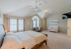 Others 2 Family Friendly Spacious Home with Backyard Pool by Redawning