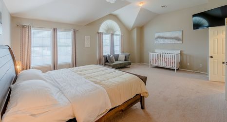 Lainnya 2 Family Friendly Spacious Home with Backyard Pool by Redawning