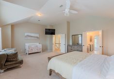 Others 6 Family Friendly Spacious Home with Backyard Pool by Redawning