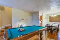 Lainnya Modern Townhouse w/pool table by CozySuites