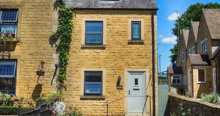 Others Oakey Cottage