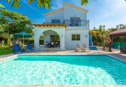 Others Sun Beach Villa Tria Large Private Pool Walk to Beach A C Wifi Car Not Required - 2282