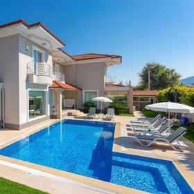 Room1涅槃別墅大型私人泳池空調無線網路無需車輛環保 - 2832,Karya Villa飯店