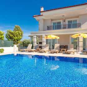 Primary image1奧茲切利克別墅大型私人泳池空調無線網路無需車輛環保 - 2833,Karya Villa飯店