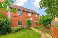 Lainnya Stunning 5-bed Detached House in Bedford