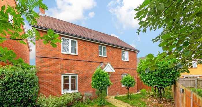 Lain-lain Stunning 5-bed Detached House in Bedford