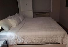 Others 3 Umbrella Hotel Brooklyn