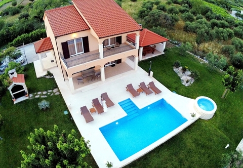 Others Luxury Secluded Villa w. Pool, Jacuzzi and Garden