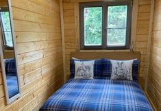 Others 2 Immaculate Cabin 5 Mins to Inverness Dog Friendly