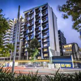 Primary image 1 Imagine Beach Road, Takapuna Golf Course and Driving Range Hotels