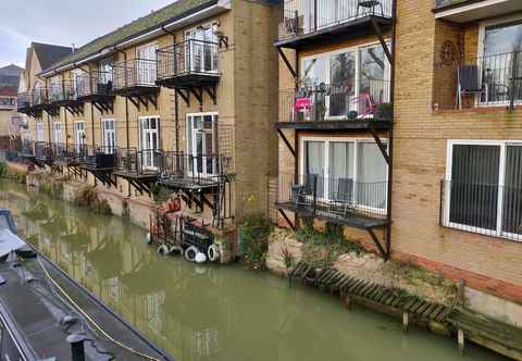 Others Penthouse Waterfront Apartment - St Neots