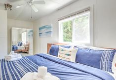 Others 7 Bungalow 7 - 2br, Waterfront