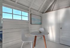 Others 4 Bungalow 4 - 1br, Waterfront