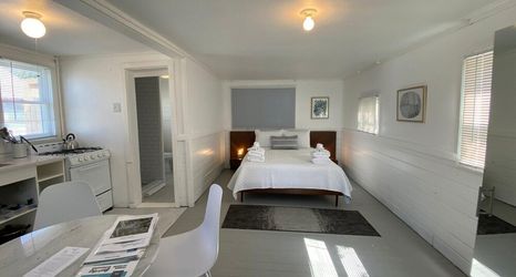 Others 2 Bungalow 8 - 1br, Waterfront