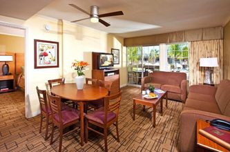 기타 4 Winners Circle Resort