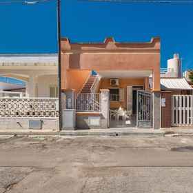 Primary image 1 2276 Villino Valentina, Spiaggia di Torre Lapillo Hotels