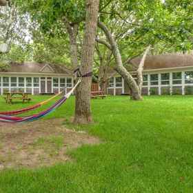 Primary image1Ruschmeyers #12 - Dlx Queen,萨福克县公寓