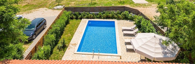 Others Stunning Home in Lisane Tinjske With 2 Bedrooms, Wifi and Outdoor Swimming Pool