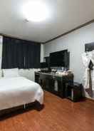 Room Wonju Big Tree