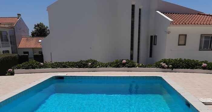 Lainnya Impecable 4-bed Villa in Praia da Areia Branca