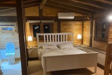 Others Cedar 1-bed House With Stunning Views