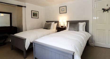 Others 2 Small Piece