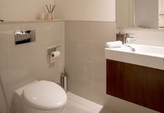 Others 7 Elegant Apt With Balcony Minutes from Burj Khalifa