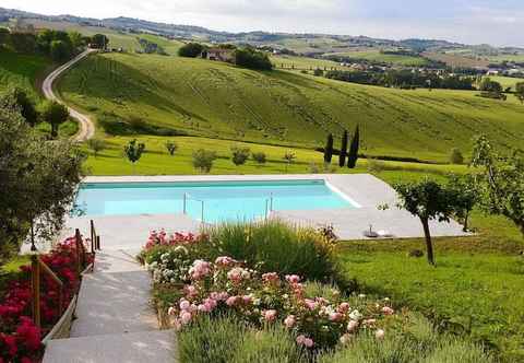 Others Family Villa, Pool and Country Side Views, Italy