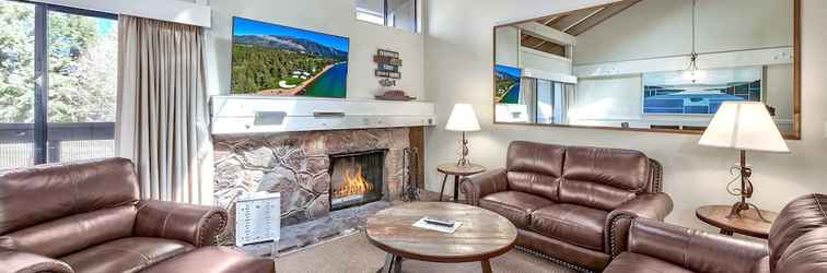 Lain-lain 4 Bd Townhome Near Lake Tahoe Shore With Shared Outdoor Pool & Hot Tub 4 Bedroom Townhouse by Redawning