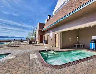 Lain-lain 2 4 Bd Townhome Near Lake Tahoe Shore With Shared Outdoor Pool & Hot Tub 4 Bedroom Townhouse by Redawning