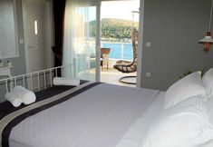 Others 2 Viya Plus Cesme