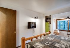 Others 4 06sw - Fireplace - W/d - Kitchen - Sleeps 7 2 Bedroom Home by RedAwning