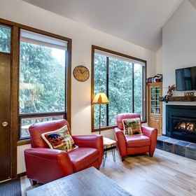 Primary image 1 06sw - Fireplace - W/d - Kitchen - Sleeps 7 2 Bedroom Home by RedAwning, Hotel Whatcom County