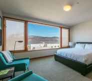 Others 2 Four Condo With Columbia River Gorge View and Hot Tub by Redawning