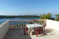 Others A1 - apt Near Beach With Terrace and the sea View