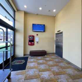 Lobby 1 スーパー 8 バイ ウィンダム ブルックリン ウィリアムズバーグ, 82nd Street–Jackson Heights (82 ストリート - ジャクソン ハイツ) ホテル