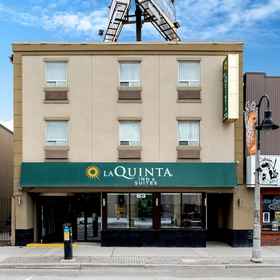 Primary image 1 La Quinta Inn & Suites by Wyndham Oshawa, Khách sạn Durham