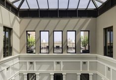 기타 3 H10 Urquinaona Plaza