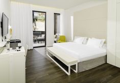 기타 6 H10 Urquinaona Plaza