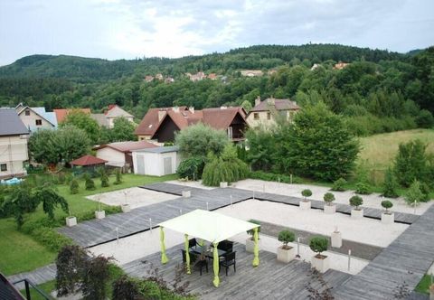 其他 Hotel Black & White