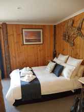 Others 4 Bed in the Treetops Bed & Breakfast