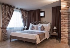 Others 3 Hotel Azimut