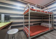 Others 4 Hostel Korea Original