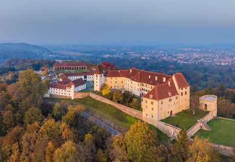 Others Schloss Seggau