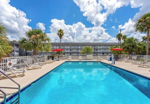 Others Developer Inn Highway, A Howard Johnson by Wyndham