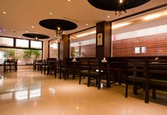 Others 6 East Town 26