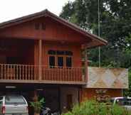 Lainnya 3 Bed and Breakfast STC