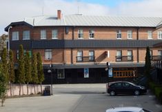 Others 3 Crest Motor Inn